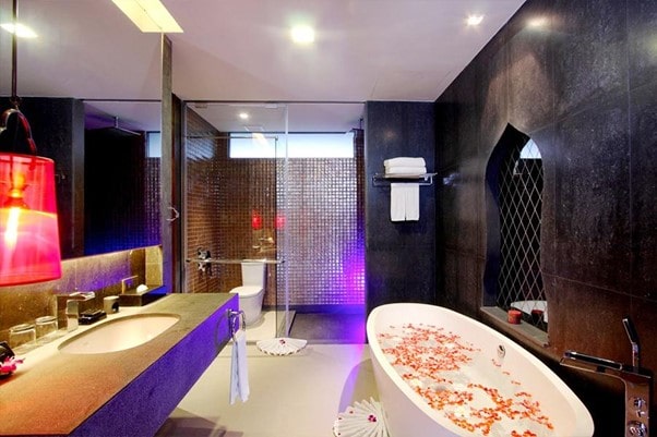 Sen vòi cao cấp góp phần tạo nên một không gian phòng tắm tinh tế, hiện đại 