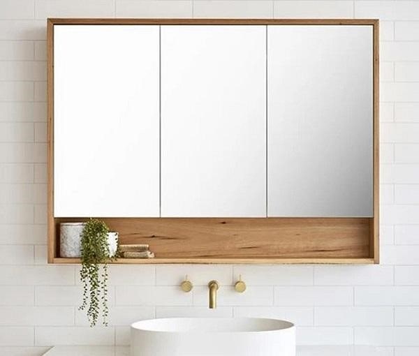 Tủ gương màu trắng với thiết kế đơn giản, nhẹ nhàng